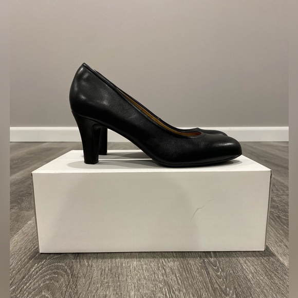 Sofft Comfort by Design Black Leather Heels SZ 8
 - Picture 4 of 10